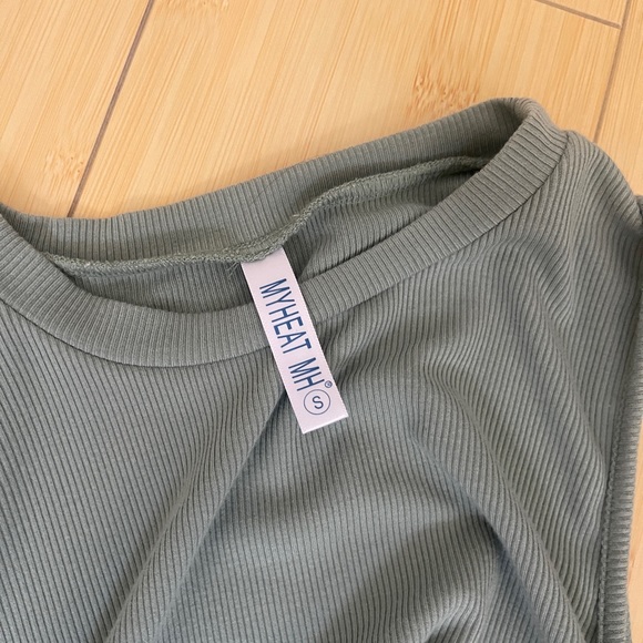 green mini dress - Picture 4 of 4